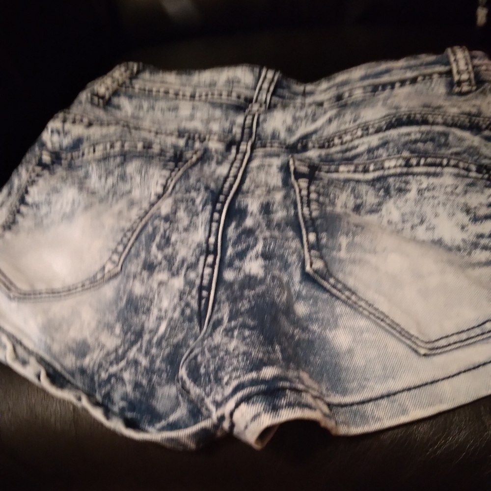 Shorts - Picture 2 of 2